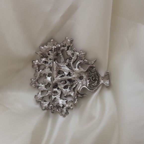 Vintage Silvertone Japanese Inspired Flowers Urn Brooch - Picture 4 of 4